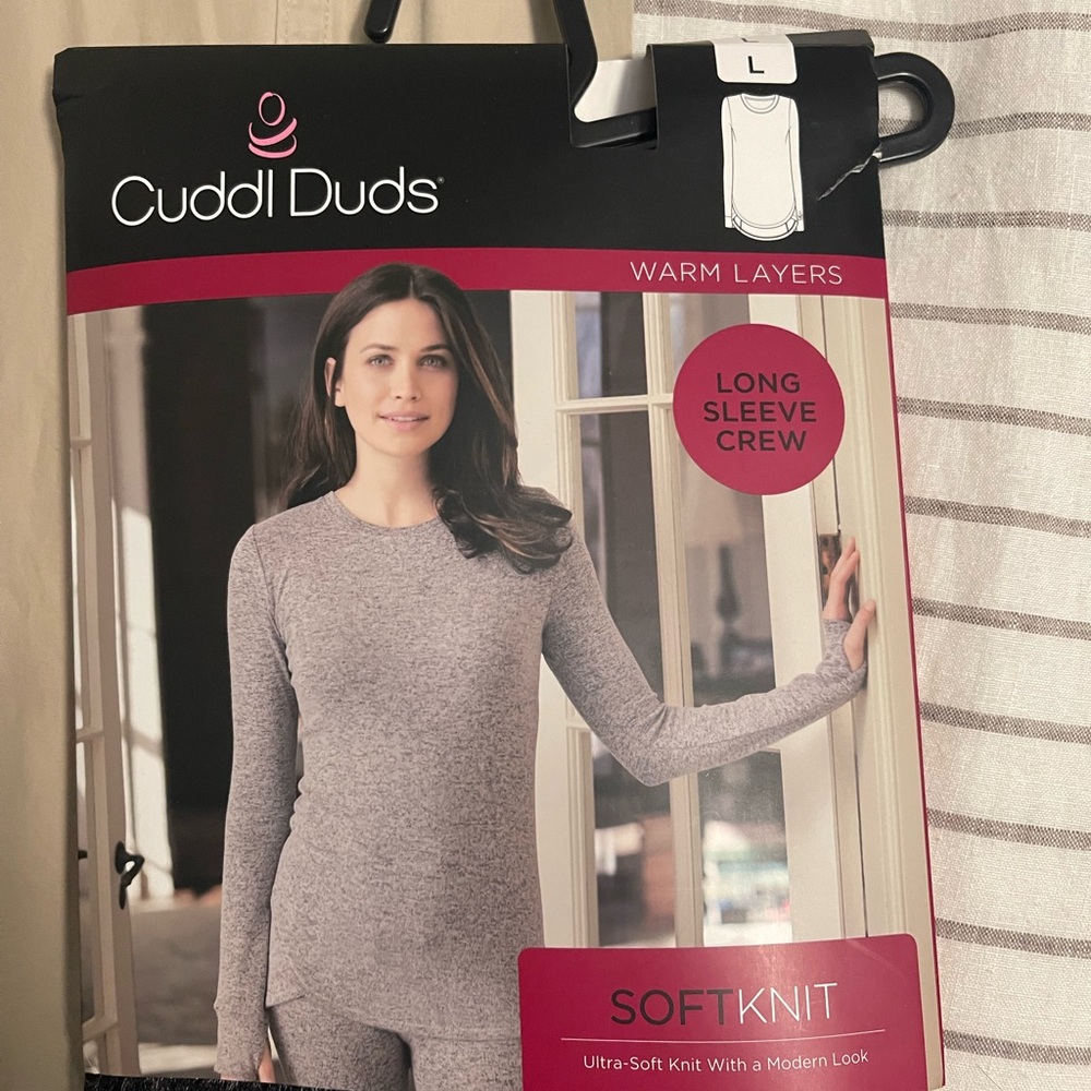 NWT cuddl duds long sleeve crew